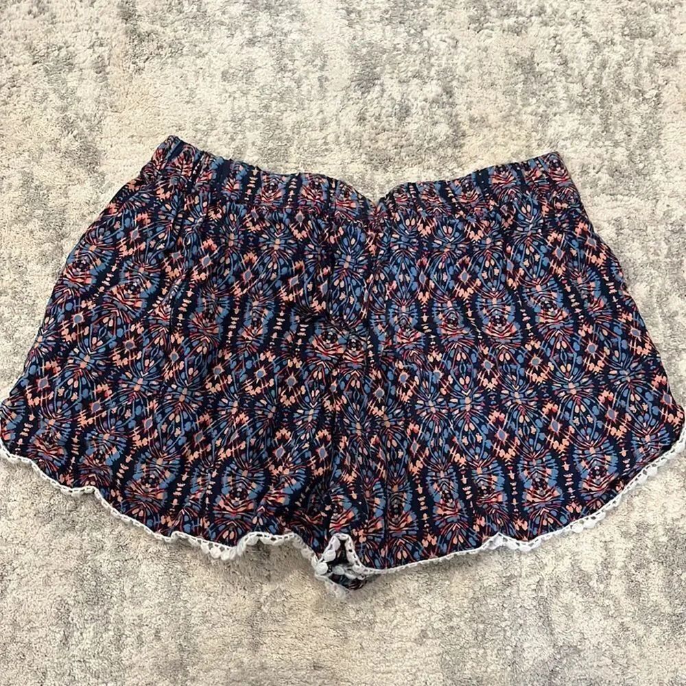 Flowy Shorts   - Picture 4 of 7